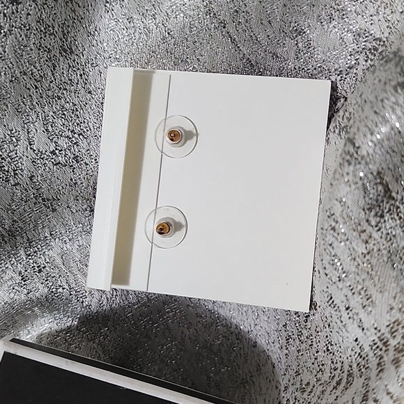 Gold Earrings - Picture 3 of 4